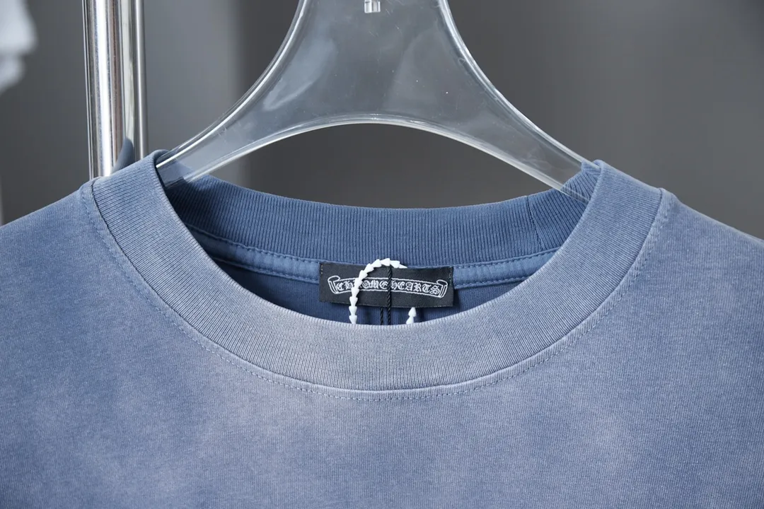 🅿️210 Ch*ome Hearte 25SS early spring new style Three-dimensional sponge thick version Chloë Hearte logo short sleeves Light luxury essential item for daily commuting for men and women Correct version Welcome to compare Detailed features · 320g 100% pure cotton double yarn jersey fabric · Custom dyed in the same vat with special thickened 32 count double-ply 1X1 thread · Three-dimensional sponge thick version Chloé Hearte logo printing · Ready-to-wear dyeing Then do the faded fried snowflake process, then wash it to make it look old · General washing to improve the effect · Double-needle stitching and cross-stitch process · Original main mark, washed tag, brand moisture-proof paper packaging Color: white/black/green/blue Size: S/M/L/XL